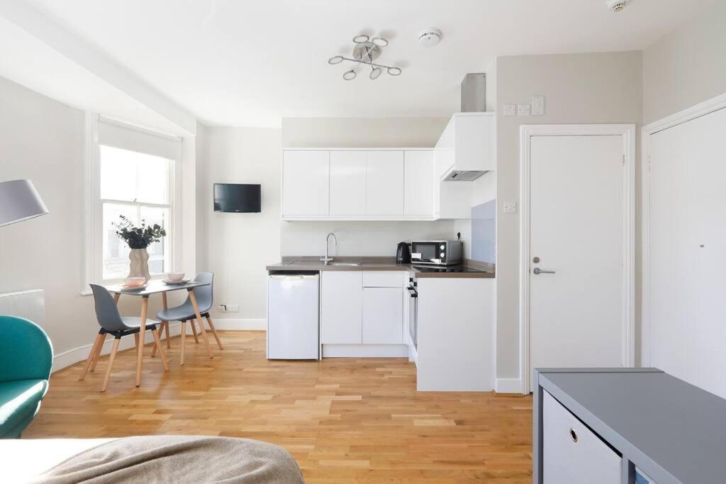 Cosy Studio Flat Moments From The Beach, Kemptown Hove Exteriér fotografie